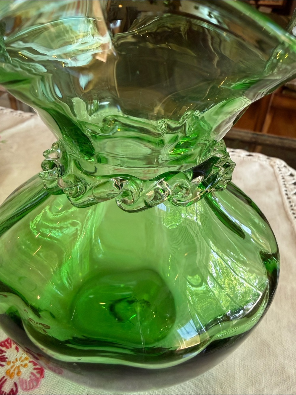 Vintage Green Handblown Glass Vase with Ruffled Rim - Picture 4 of 5